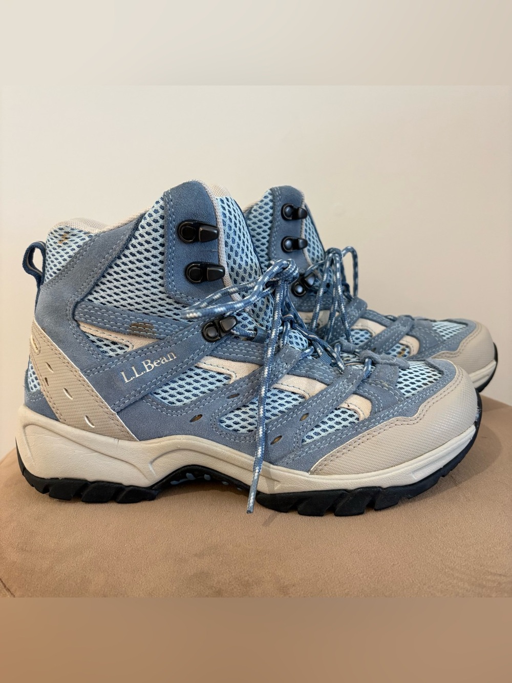 L.L.Bean Women’s Trail Hiking Boots 8.5 💙